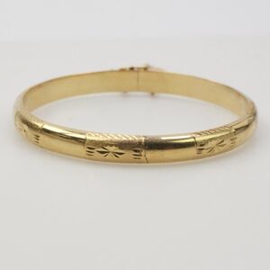 18k Yellow Gold Charm Bangle Bracelet 6in